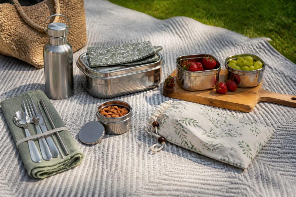 Zero Waste Picnic Set Ideas: 7 Reusable Essentials
